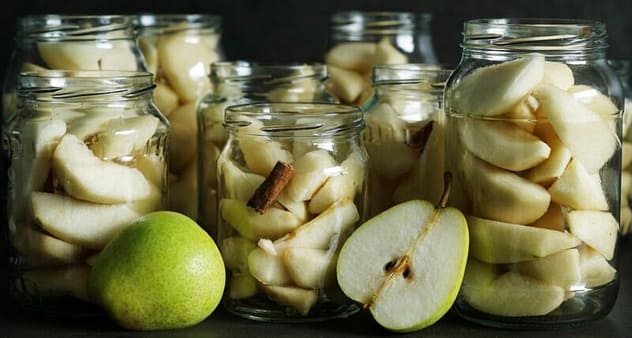 Chopped pears ready for fermentation