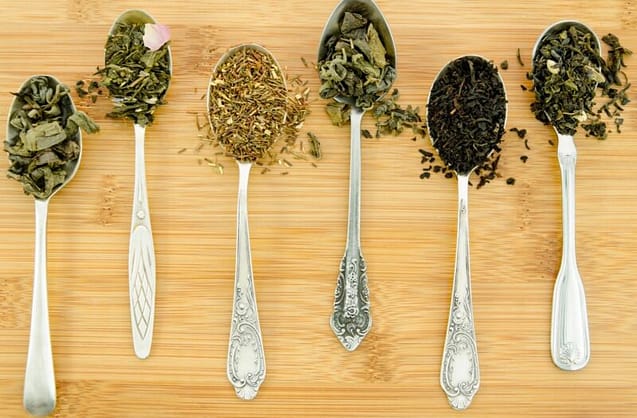Different Tea Varieties in spoon