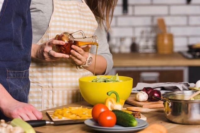 Apple cider vinegar as salad dressing