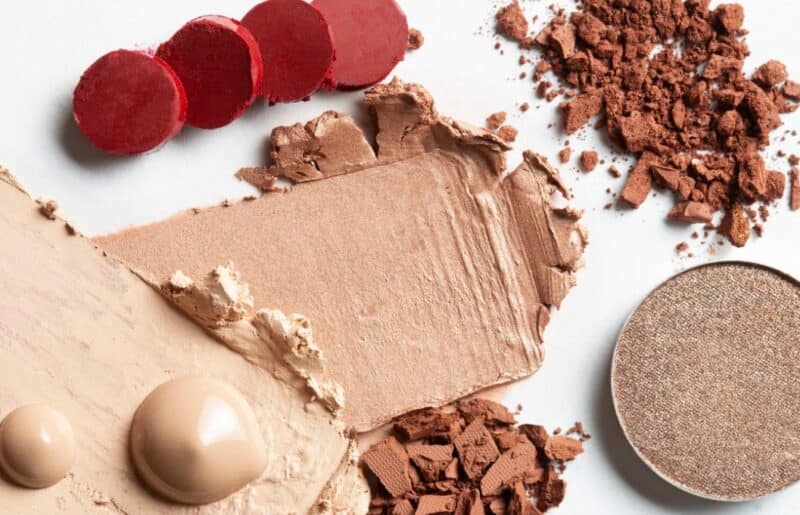 DIY Makeup Magic with Natural Ingredients