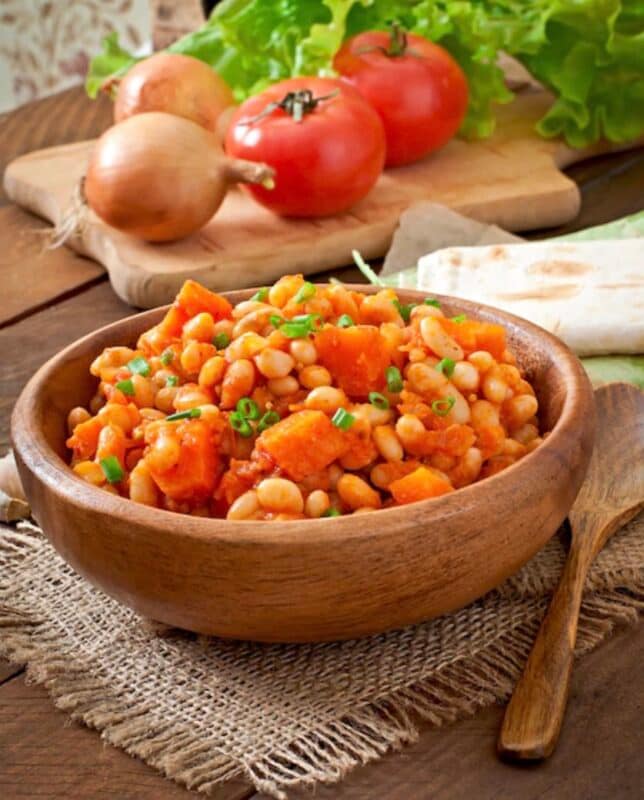 White beans with tomatoes vegetable dish